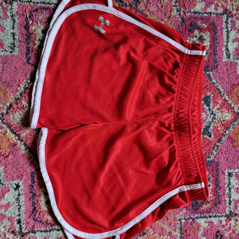 Under Armour Women's Red Loose Cut Heatgear Athletic Shorts